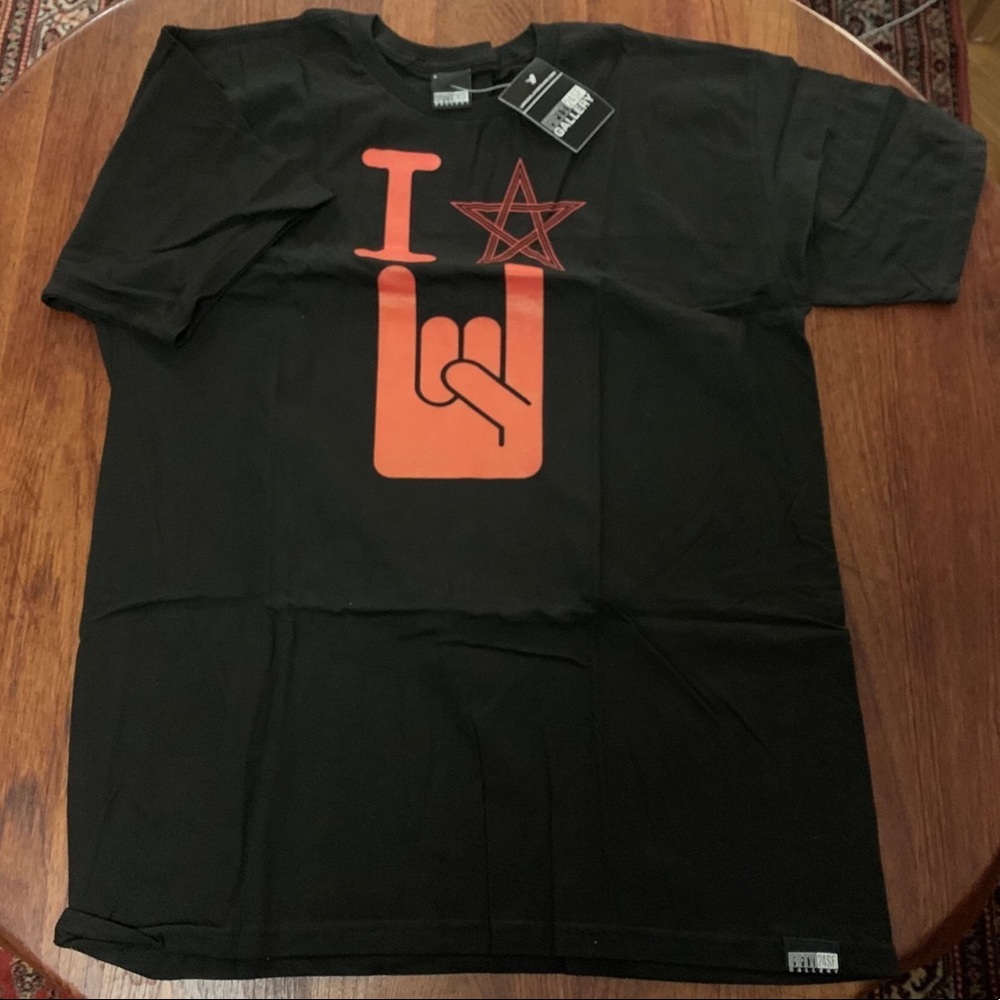 NEW FIFTY 24SF GALLERY DENIS KENNEDY PENTAGRAM TEE